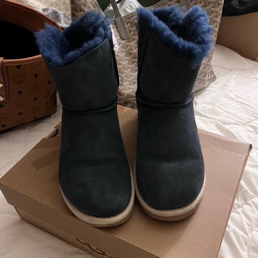 W Selene NAVY UGG
